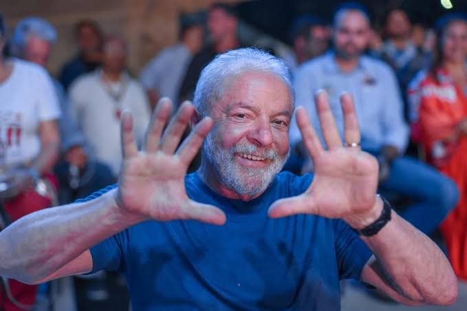 Nada mais simbólico do que Acadêmicos de Niterói receber só  9 #Globeleza