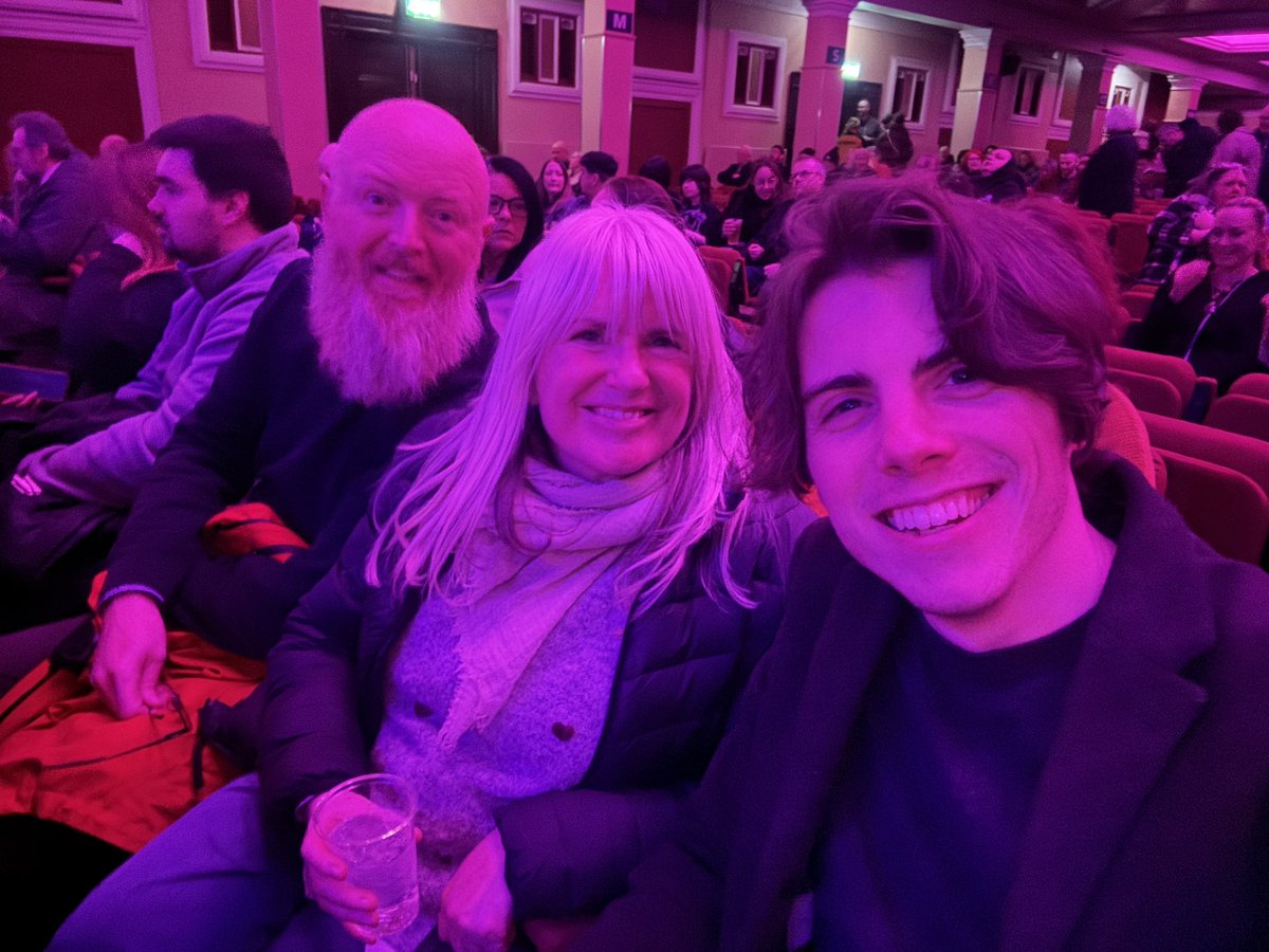 Miche11eEE's tweet photo. Guess where we are... @realrossnoble https://t.co/eAVQHOUEXx