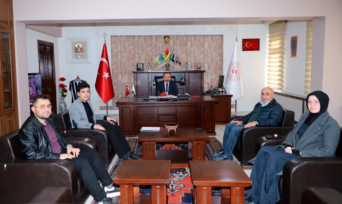 ÖNDER İmam Hatipliler Derneği Başkanı Celalettin Kılıç ve beraberindeki heyet, İl Müdürümüz Aslan Yıldız’ı ziyaret etti.

Gençlerimizin gelişimi, değerler eğitimi ve spor faaliyetleri üzerine gerçekleştirilen samimi ve verimli görüşme için kendilerine teşekkür ediyoruz.