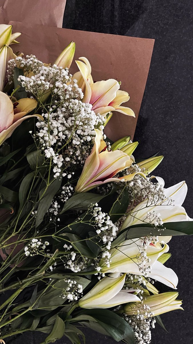 thandoau's tweet photo. look at how they bloom, wow man 🥹 https://t.co/hBJifU7q98