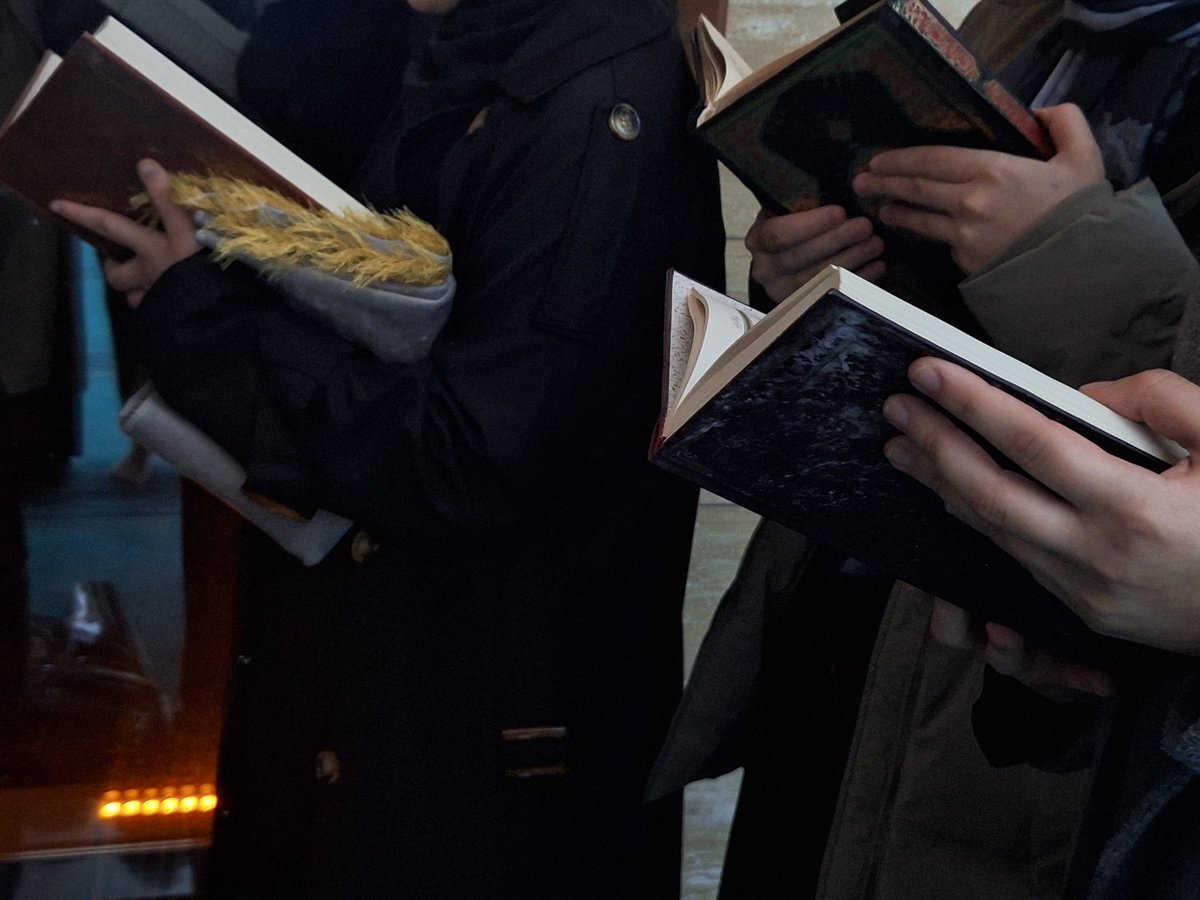 Ne Range Rover'ımız var, 
ne villamız var. 
Tek sermayemiz talebelerimiz ve tek ümidimiz bir iz bırakabilmek..