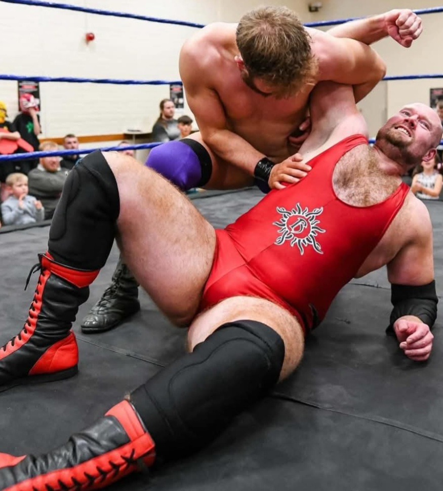 Pro Wrestling Singlet Studs - Hot as Fuck!!!
#prowrestling #wrestlers #prowrestlers #wrestlingfetish #gaywrestling #hot #trunks #bulge #bulgemen #gay #thicc #stud  #singlet