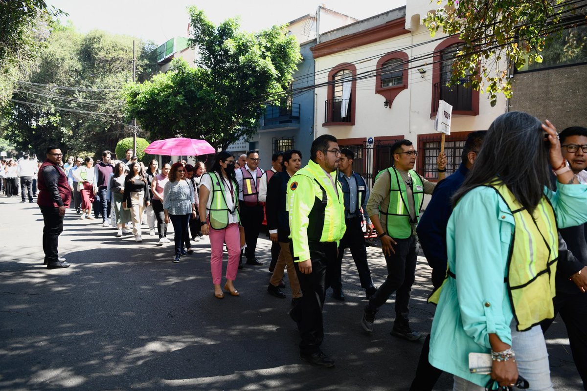 Iván Escalante tweet media