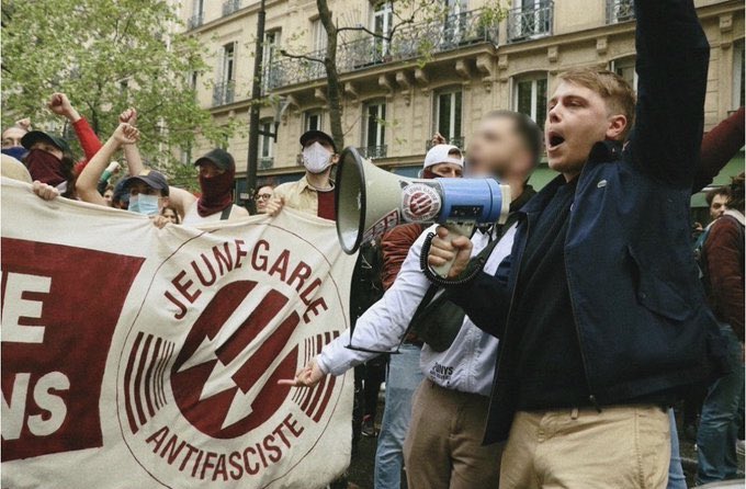 La_Pollice's tweet photo. Dingue comment cet individu ressemble à @LouisBoyard !! https://t.co/01QQWGddpf