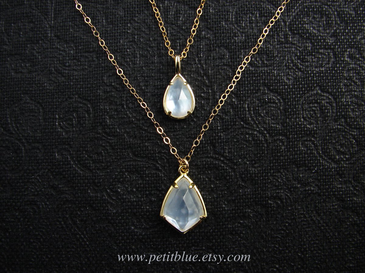 JewelryByMikako's tweet photo. White Shell and Crystal Doublet Teardrop Necklace ~ Shell Doublet Necklace ~ Faceted Crystal ~ Shell Jewelry https://t.co/KEwafNWujq  #WhiteShell https://t.co/hxYXLsVz6j