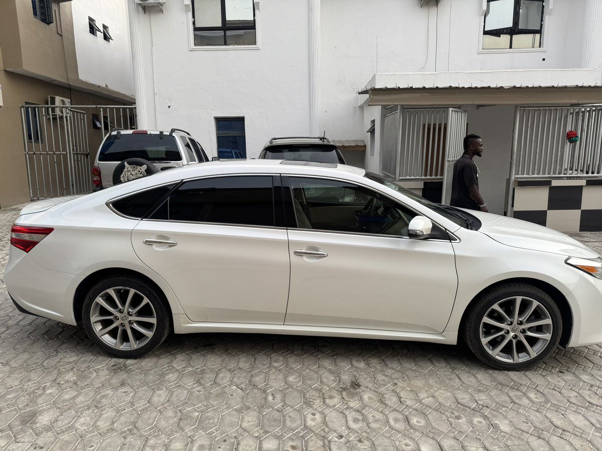 Premium Toks 2014 Toyota Avalon XLE

This beautiful beast features :

Blind spot sensors 
Sport Normal and Eco 
Moon roof  
Ventilated heated seat
Keyless entry
Push to start 
Clean interior 
Factory Alloy rims
Memory seats

Price: N18,500,000
Call or whatapp: 08066213783 or DM