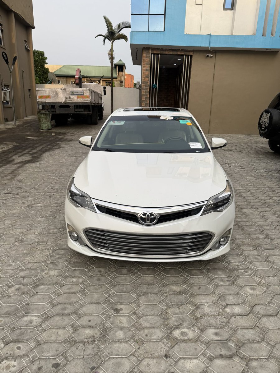 CozayP's tweet photo. Premium Toks 2014 Toyota Avalon XLE

This beautiful beast features :

Blind spot sensors 
Sport Normal and Eco 
Moon roof  
Ventilated heated seat
Keyless entry
Push to start 
Clean interior 
Factory Alloy rims
Memory seats

Price: N18,500,000
Call or whatapp: 08066213783 or DM https://t.co/1twQSVa44U