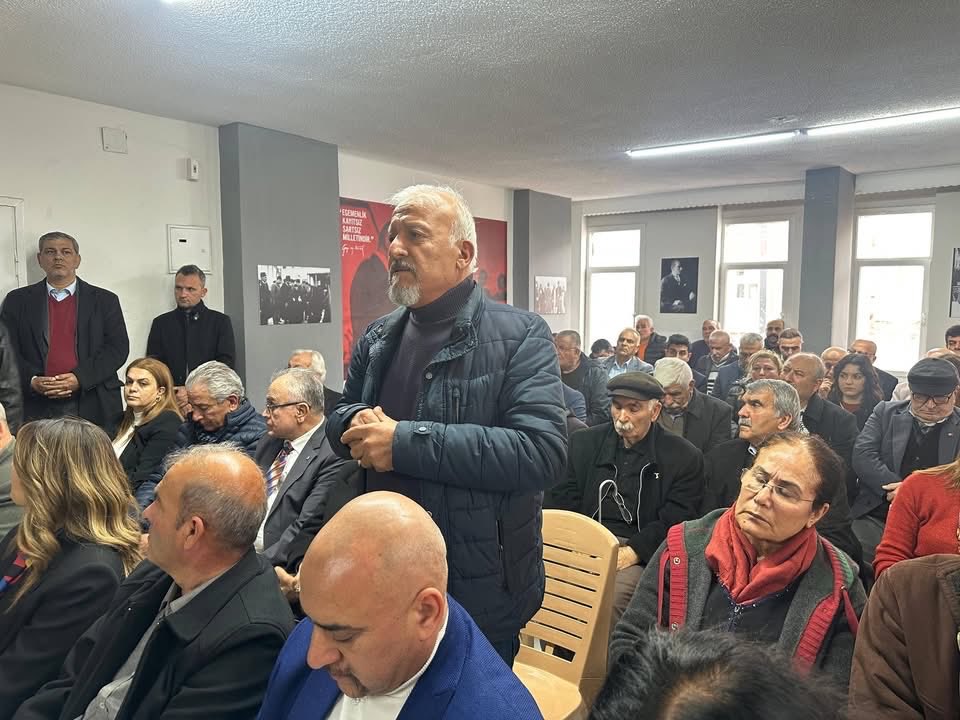 Tarsus İlçe Örgütümüzü ziyaret ederek yol arkadaşlarımızla bir araya geldik.

İlçe Başkanımız Yusuf Tıbık ve yönetiminin ev sahipliğinde; Tarsus’un geleceği, örgütlenme çalışmalarımız ve halkçı politikalarımızı vatandaşlarımıza ulaştırma stratejilerimiz üzerine verimli bir