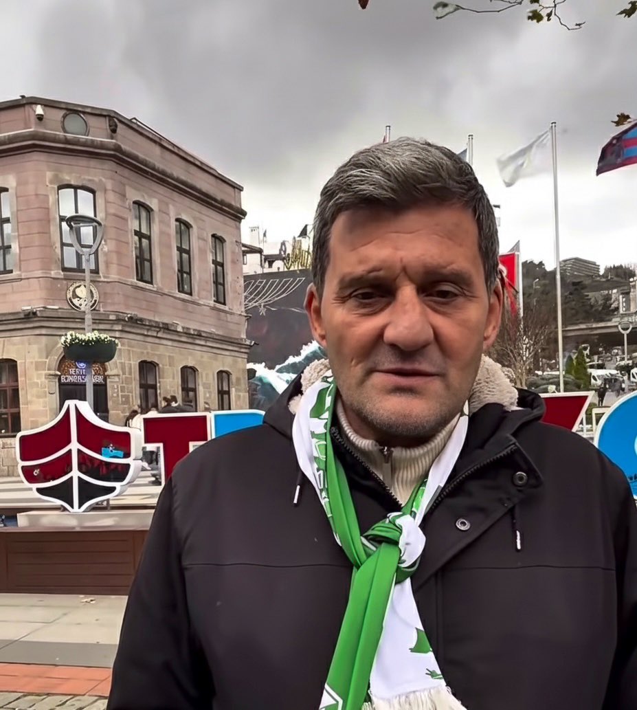 Bursaspor tribün lideri Selim Kurtulan’ın yaşadığı sağlık sorunu nedeniyle bir tedavi sürecinden geçtiğini öğrenmiş bulunmaktayız.

Kendisine bu süreçte sabır, güç ve moral diliyor; tedavisinin en kısa sürede olumlu sonuçlanmasını ve sağlığına kavuşmasını temenni ediyoruz.

Selim