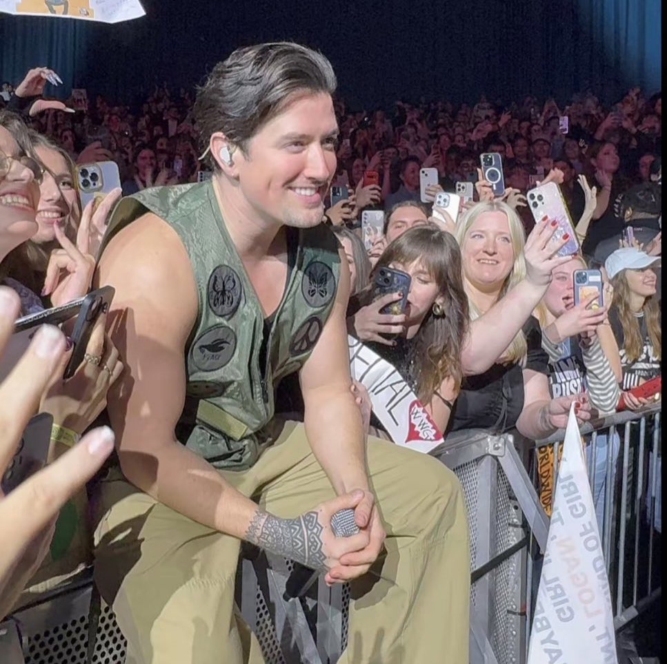 eleonora ❦ ❀ ♒︎ tweet media