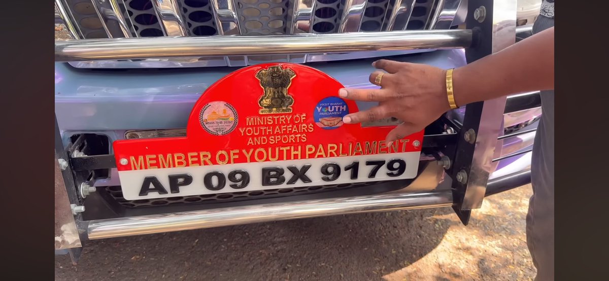 reddyvariabbayi's tweet photo. @HYDTP in this video they’re claiming that he had a officially verified permission to use siren 🚨 at toll gate and in traffic and watch the video sir 

https://t.co/HRFUo9udAa https://t.co/PfoxAM1Gbe