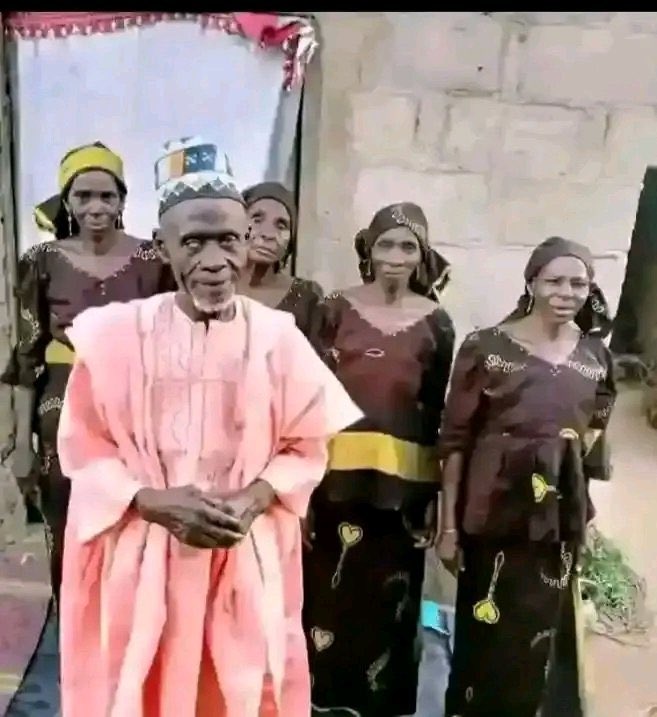 sirdeeqabakar's tweet photo. Ko ba a fada maka ba kasan Hakuri yayi Tasiri a wannan zaman

Allah ya hada ku a gidan aljannatul firdausi ameen. https://t.co/jFNUbdputD