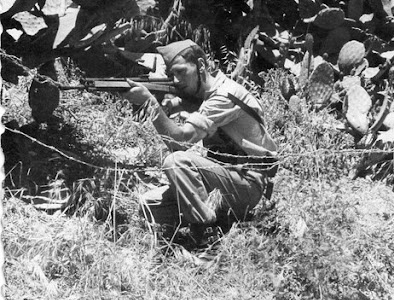 #TalDíaComoHoy, el 18 de febrero de 1937, la X Bandera de #LaLegión al completo entraba por primera vez en combate en el frente del #Jarama formando parte de la brigada del TCol. Cabanillas, sustituyendo a la VI Bandera que defendía #Pingarrón a costa de numerosas
bajas.