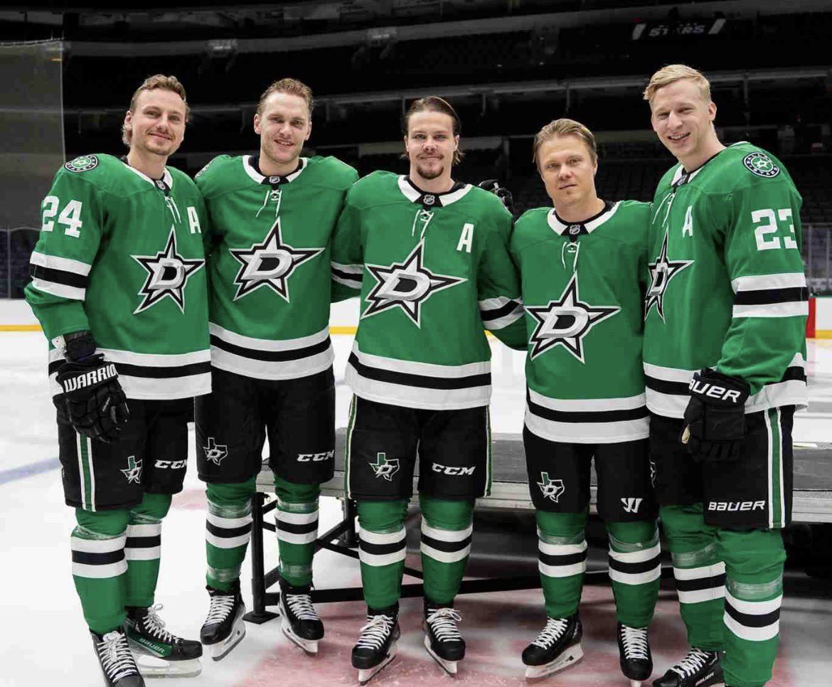 CarlTugSpack's tweet photo. U.S. vs Dallas Stars gold medal game    🇺🇸🇫🇮 #Olympics2026 #Milan #USA #Hockey #USAHockey #FAHHH 🦅 https://t.co/WP9vxdGDcC