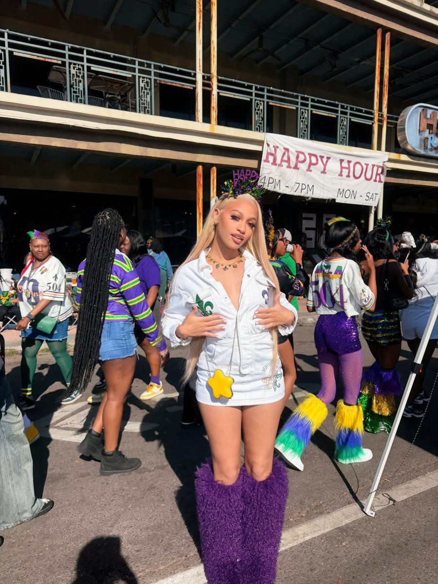 jytheillest's tweet photo. i like my tuesdays fat! #mardigras2k26 https://t.co/hGlZHL5wGp