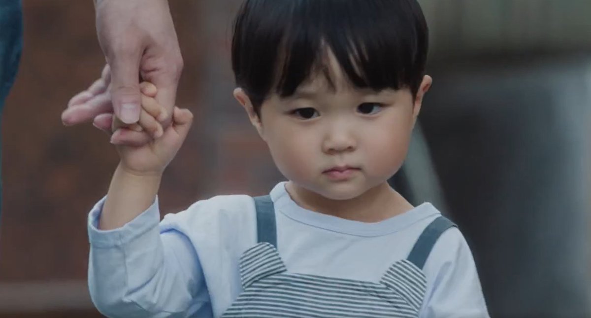 kdramamiss's tweet photo. taehyung carrying woojoo's rabbit doll in his bag and holding his hand they are so father and son coded 🐰🥹#OurUniverse #OurUniverseEp5 https://t.co/qAJ4PynBnj