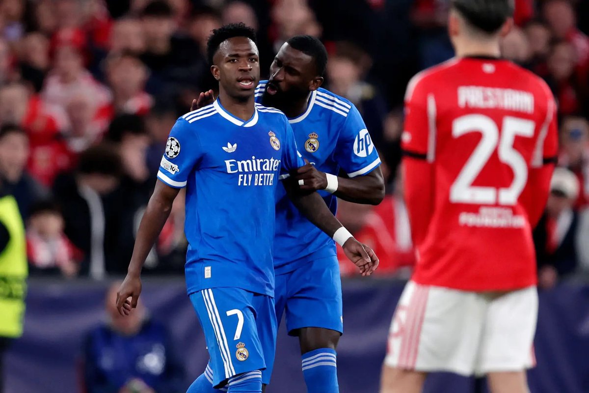 Sem reservas digo NÃO ao racismo! 

Não me revejo em julgamentos na praça pública, sem investigação e decisão com base em PROVAS. Aguardemos pela investigação da UEFA e APCVD.

Se se concluir que Prestianni praticou um ato racista, não tem condições para vestir a camisola do SLB.