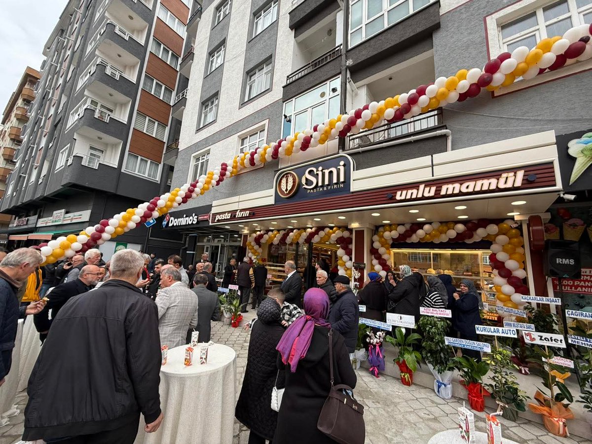 Kurucafer's tweet photo. Odamız üyesi olan Mevlut Kuru kardeşimizin İlçemiz 9 Mart caddesi üzerinde Sini Pasta Fırın işyerinin açılışına iştirak ettik.
İlçemize açılan bu işletme özelde Kuru ailesine genelde İlçemize hayırlı olsun.
Rabbım helalından bol kazanç versin 
@cayelitso_ https://t.co/d4VNsbPKUh