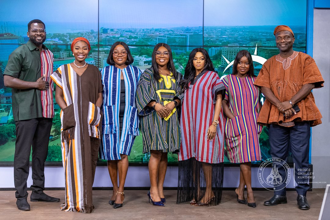 Happy Fugu Wednesday! 🇬🇭 Looking sharp thanks to the legends at Smockhub. Get yours! 👔 Call them on +233543153647 to get your own!