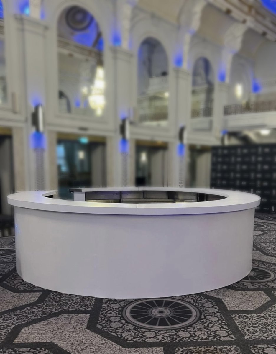 RhinoMobileBar's tweet photo. Shiny Silver Extravagance 🪩 or Plain White Classic 🤍?
We love both of them! 😍
.
🔎Visit our website for more 👉🏻 https://t.co/VaXokQmxLZ
#bar #mobilebar #cocktails #silver #white https://t.co/gahF461nSK