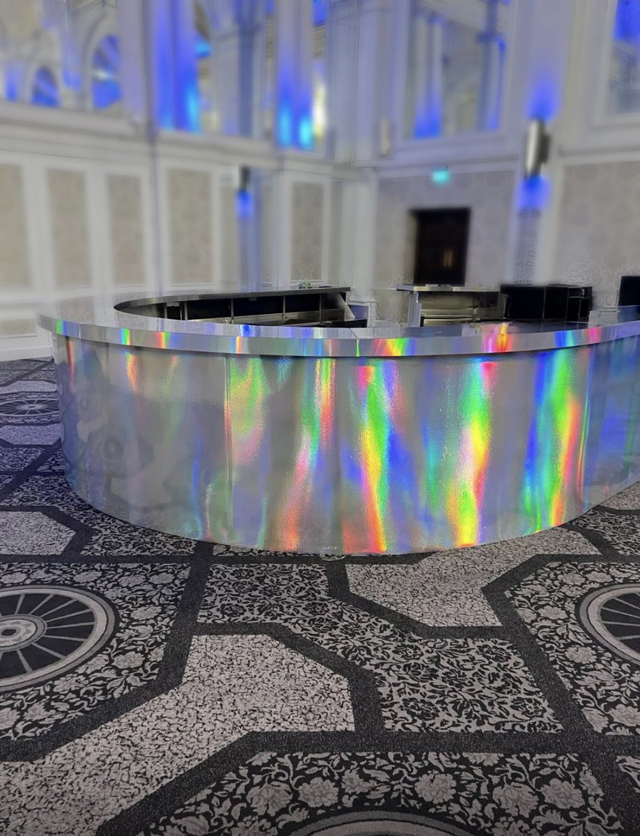 RhinoMobileBar's tweet photo. Shiny Silver Extravagance 🪩 or Plain White Classic 🤍?
We love both of them! 😍
.
🔎Visit our website for more 👉🏻 https://t.co/VaXokQmxLZ
#bar #mobilebar #cocktails #silver #white https://t.co/gahF461nSK