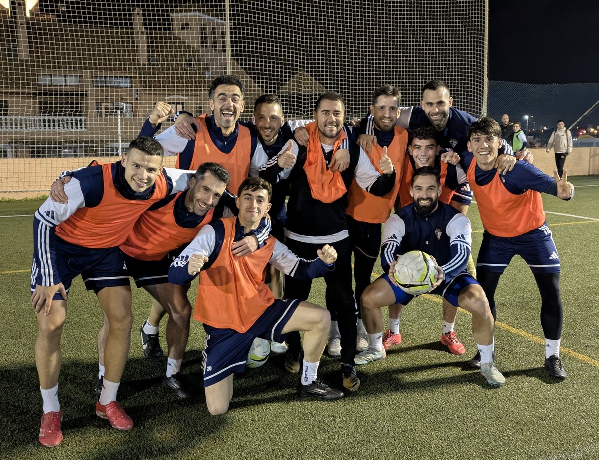 🏆🟠 ¡Equipo ganador del miércoles! 

💪🏻 ¡Se acerca el día del 𝒑𝒆𝒏𝒖́𝒍𝒕𝒊𝒎𝒐 𝒑𝒂𝒔𝒐! 

🚍🚍 ¡Todos a Sanlúcar! 

#CDSanFernando1940