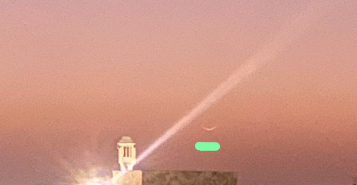sfs1430's tweet photo. هلال مغرب اليوم الاربعاء ليلة الثاني من رمضان في سماء محافظة #بقيق
وهذا فيه اثبات لصحة الرؤية لهذا العام ورد على المشككين‼️
وجزى الله ولاة امرنا على حرصهم على هذه الشعيرة العظيمة ترائي #هلال_شهر_رمضان 
وكتب الله اجرى من أحيوا هذه الشعيرة وحرصوا على تحري وترائي #هلال_رمضان https://t.co/bV57hXSjFR