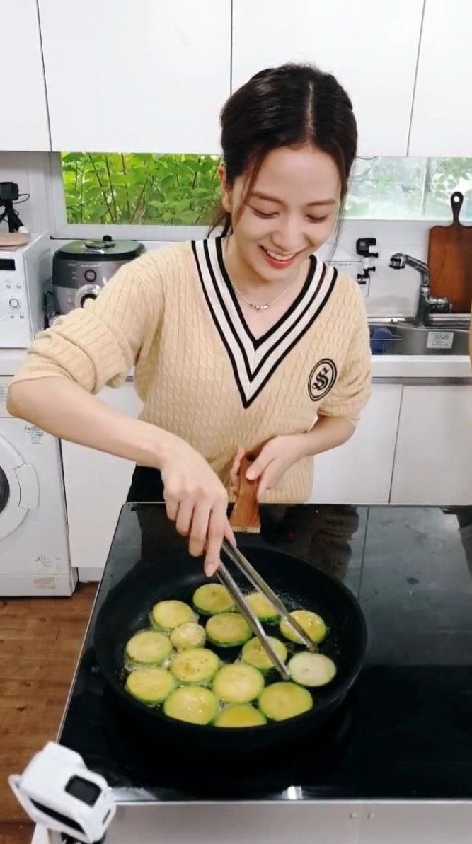 Extra Time Indonesia tweet media