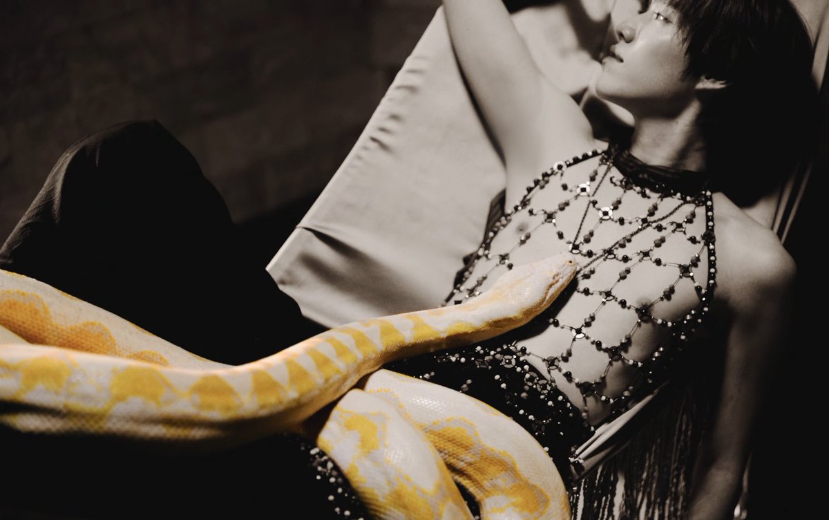 growaswegoo's tweet image. colors 🕯️🥀