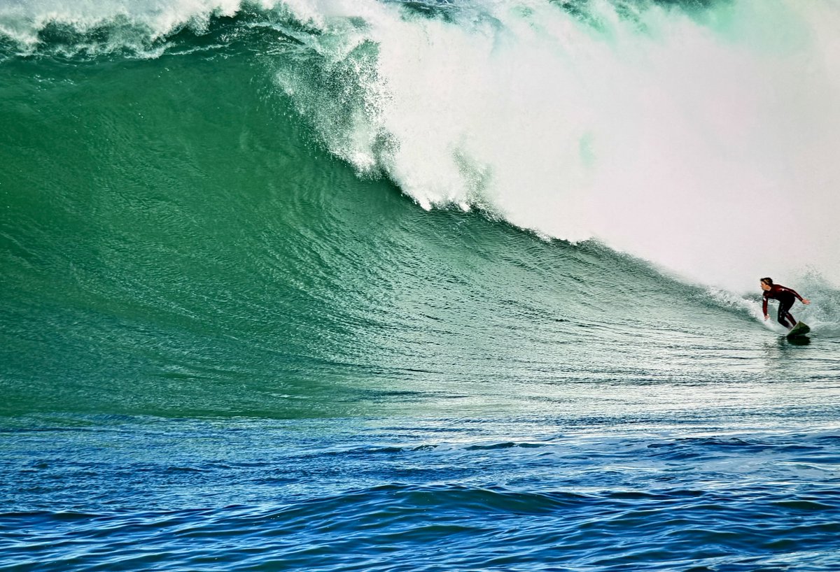Fernando Riego Nano y Miguel Welsh salen de La Vaca con las tablas hechas pedazos después de surfear lo que ves. Son sesiones mágicas en olas realmente grandes, esos días en los que nadie salvó el fotógrafo mira, y lejos de ruidos y multitudes.