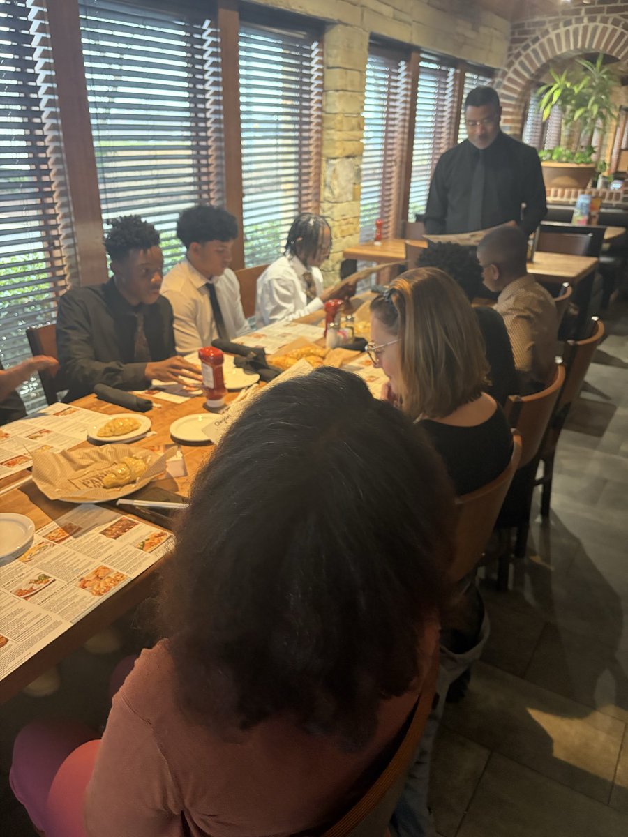 LaVergne Middle tweet media