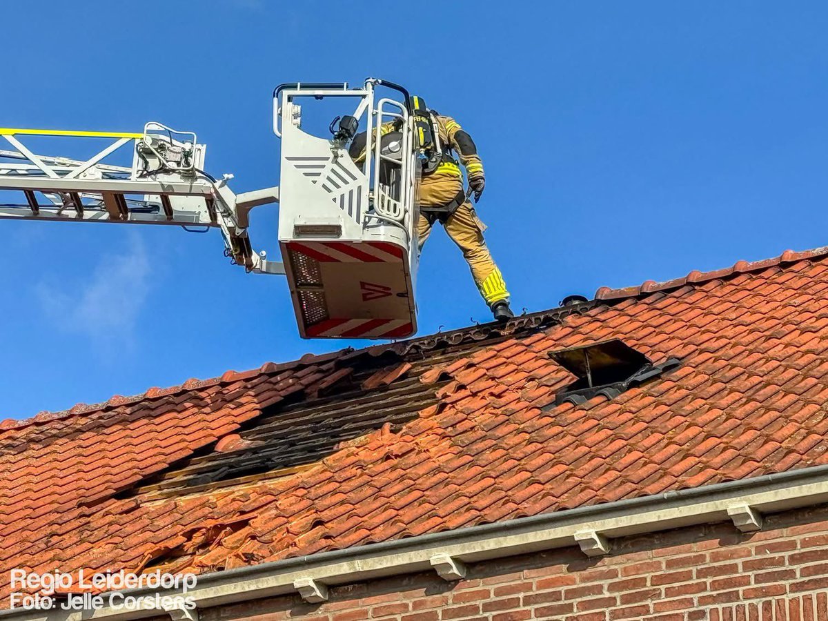 🚨 Uitruknummer: AB-12
📆 18-02-26 ⏰ 12:58
📟 P2 (Middel BR) BR Woning, Lekstraat Leiden
ℹ️ Leveren ademlucht en schone toestellen
📷 Regio Leiderdorp