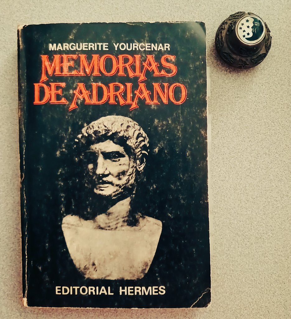 "Cuando los dioses ya no existían y Cristo no había aparecido aún,hubo un momento único,desde Cicerón hasta Marco Aurelio,en que sólo estuvo el hombre".
Flaubert.