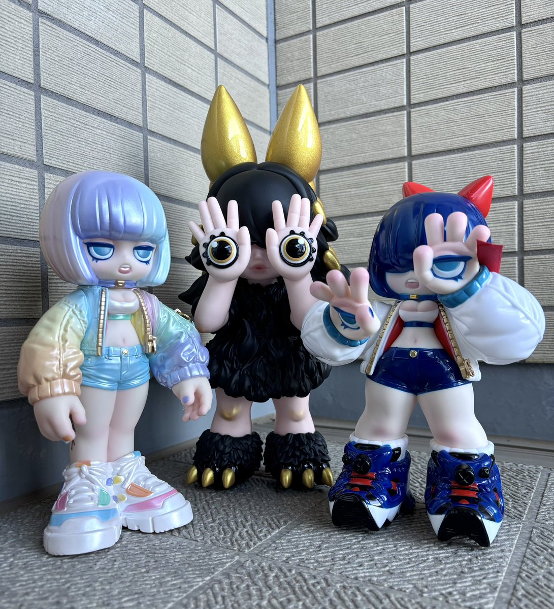 breitlingyokoo's tweet image. むうぶちゃん
emDASHさん×GRAPEBRAINさん
超贅沢なコラボ作品が我が家に。
当選させていただき心より感謝してます。
これから同居する…にぎるちゃん、MOVEちゃんとご対面し、記念撮影。
#むうぶちゃん
#emDASH
#GRAPEBRAIN
#ソフビ #TAICHOソフビ