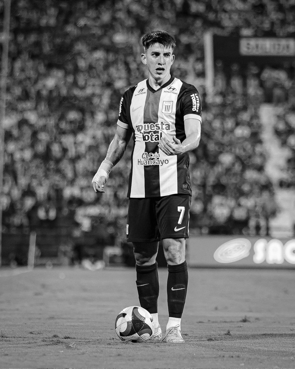 GabrielPachecon's tweet photo. Fernando Gaibor no terminó el entrenamiento de hoy en Alianza Lima.
El volante salió sentido y, según la información que manejo, es probable que presente una lesión.
A la espera de los exámenes médicos para ampliar detalles, a esta hora es una posibilidad que no llegue al partido del viernes.

@denganche