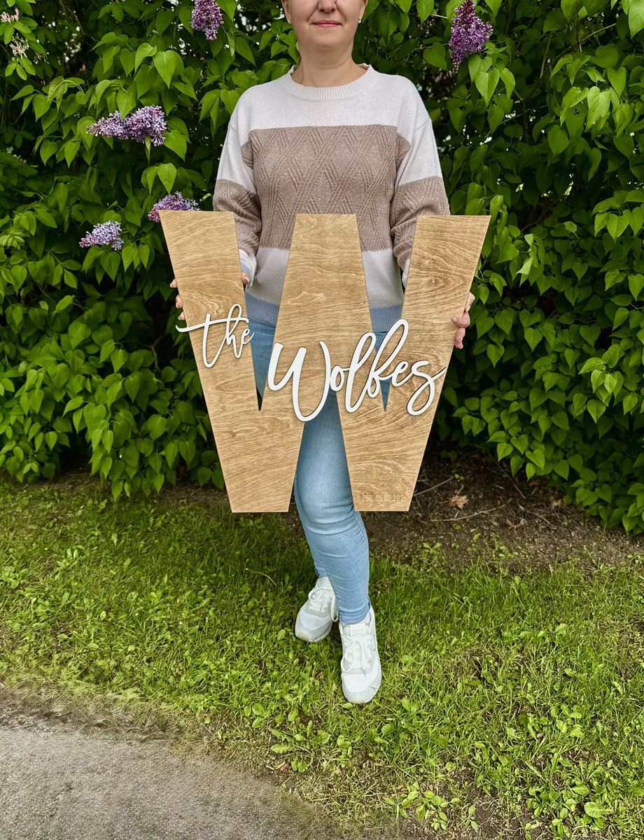 StoreOfSigns's tweet photo. Your Guestbook, Reimagined 🤍

A custom wooden letter for 20–100+ guest signatures — the perfect wedding guestbook alternative. Personalized stain, color, and font to match your wedding decor.
#weddingguestbook #weddingdecor #weddingguestbookalternative #weddingdecorations https://t.co/TXGTTKRktf