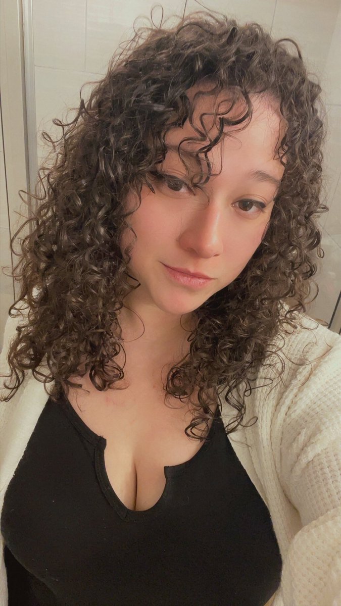 Reapers_Lullaby's tweet photo. Before and ✨after ✨

Yesterday was my birthday so I went to dinner. 
I’m another year older, I hope it’s better. I’m tired of life beating my ass 😅 https://t.co/w5KB24Ge2L