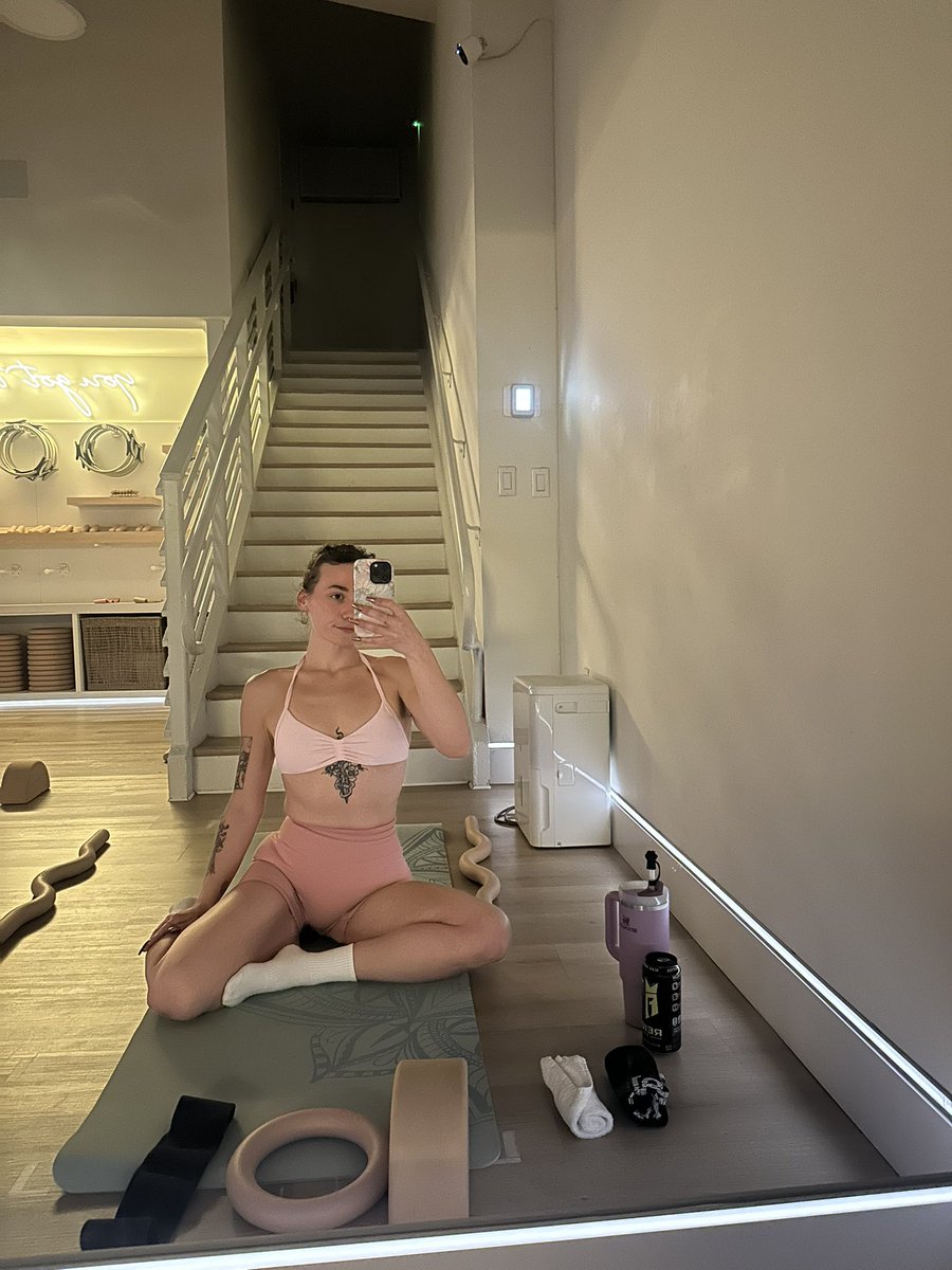 kween_mads's tweet image. HOT SCULPT 🥵🥵🥵❤️‍🔥‼️💋

the before vs after always makes me laugh lol