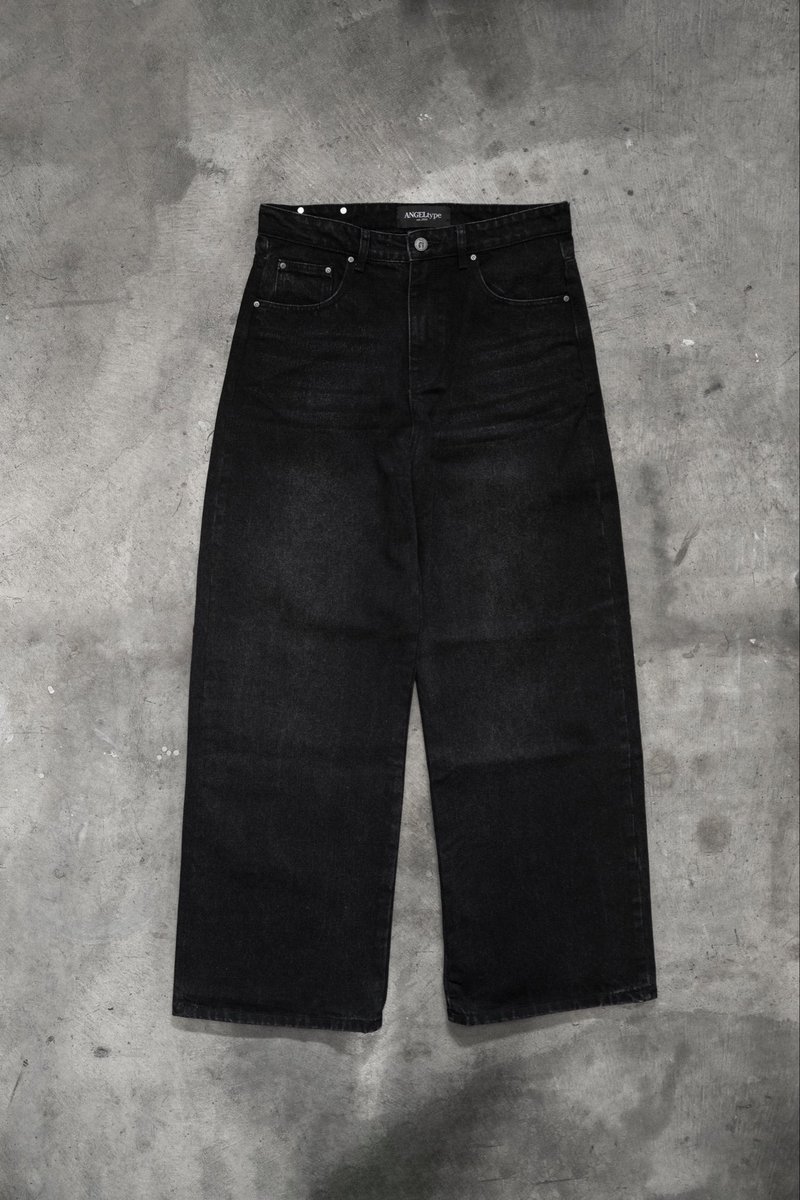 ange1type's tweet photo. cat Jeans https://t.co/7cHQHGvkBF