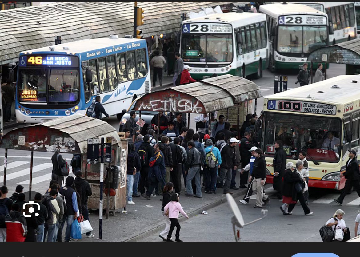 leli_mai's tweet photo. Lo sabías ??
Antes de Macri,  estas eran las paradas de colectivos de CABA 🤦‍♀️🤪🤪  
Tremenda gestión se mandó el Gato  
#MacriLoHizo 
Si  ió yen se acuerda de este desastre que era CABA https://t.co/9ROFimKgAw