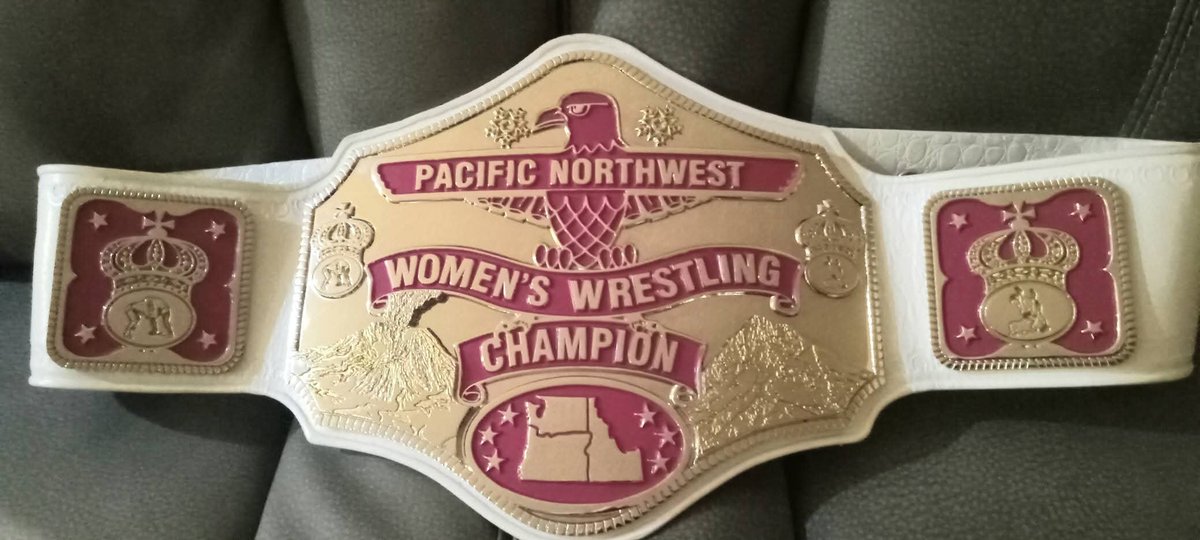 We are just 3 days away from crowning the first ever PACIFIC NORTHWEST WOMEN'S WRESTLING CHAMPION <a href="/HellsFavoritePK/">Priscilla Kelly</a> !!!!!!!! Will be there live to see it and her for the first time ever you got this 🖤🖤