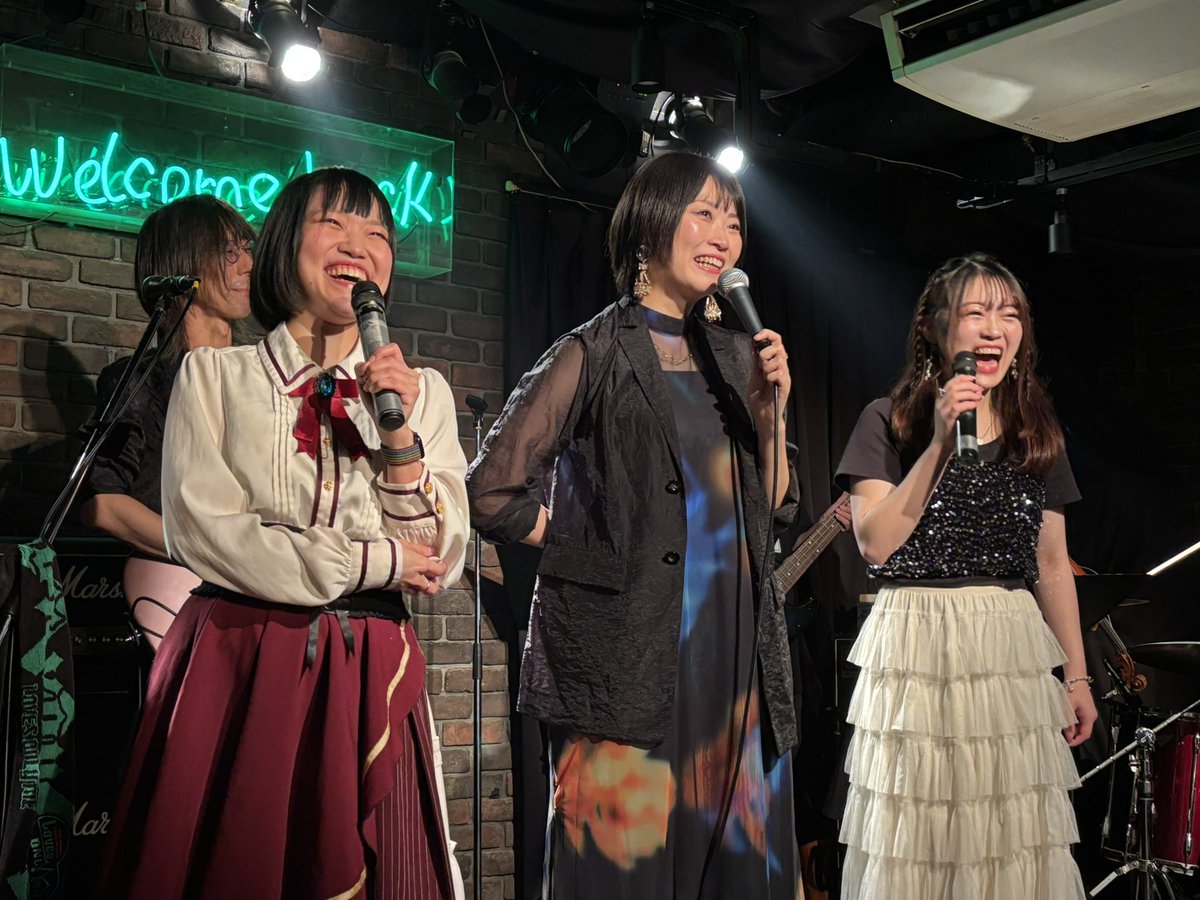 favoritesummer's tweet photo. おはようございます☀️
今日は御茶ノ水でライブ！🎤🎤🎤
Chewy ARTすぺしゃる！！！
 #1日1あや乃 
 #武乃人 
 #てらこ家 
 #りにゃんころず 
 #武岡あや乃 @ayano_takeoka97 
 #寺井智子 @tritmk 
 #松本梨菜 @_rina_matsumoto 
 #ChewyART https://t.co/ea2xNFgu7o