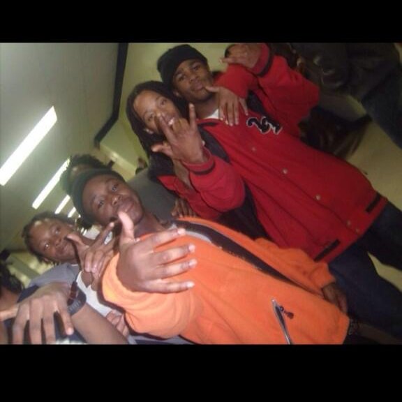 VRoyAllDay's tweet photo. Rare Photo of King von🕊 and Lil Marc🕊 in Middle School years before Von allegedly killed Lil Marc😳🤦‍♂️🕊️ https://t.co/x5lEogwAwQ