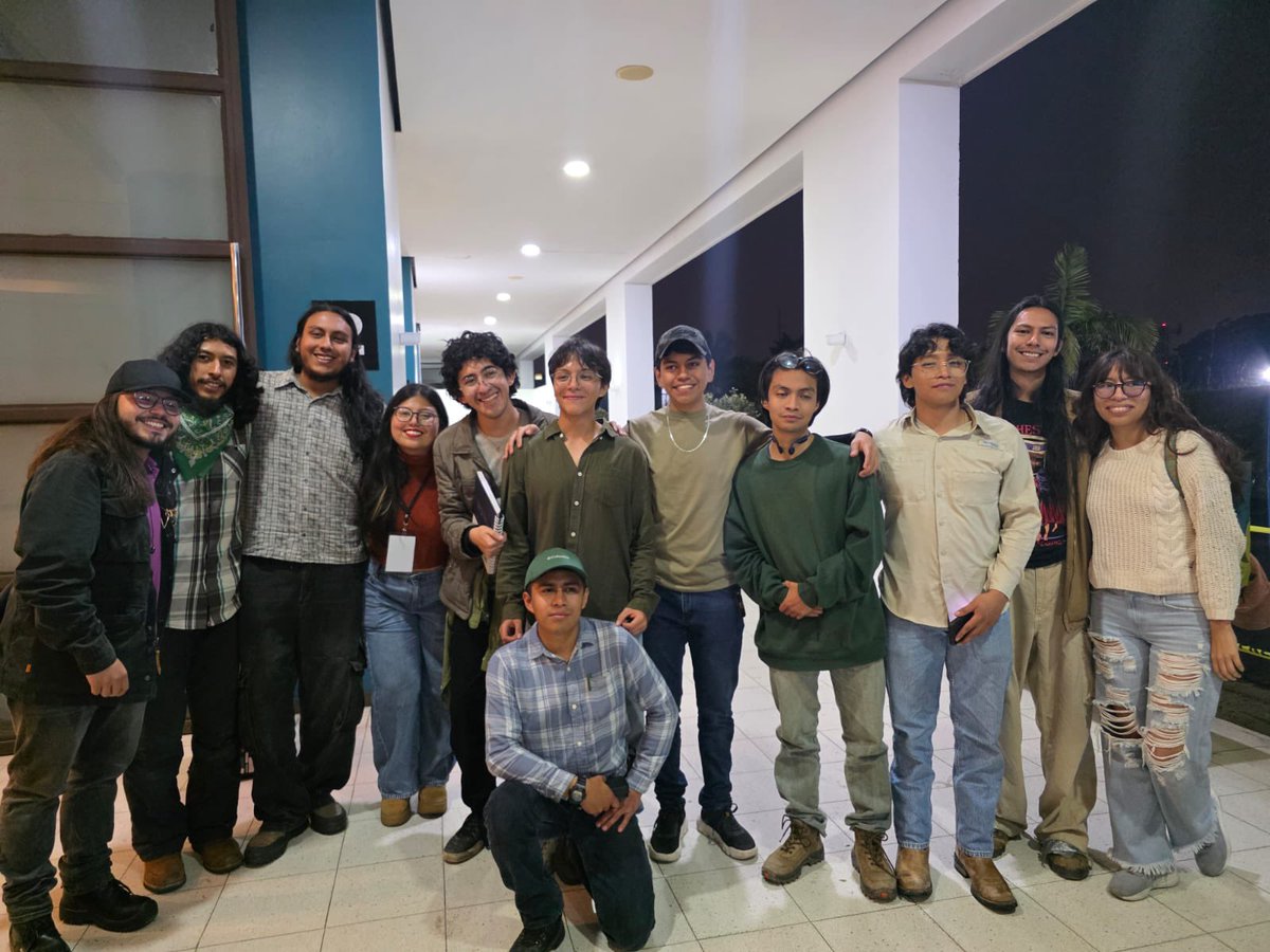 valtex_gt's tweet photo. Celebran los estudiantes de Agronomía.

Planilla 1 - 115 
Planilla 2 - 246

Planilla 2 gana por mayoria absoluta 
Los estudiantes ganan una de las batallas democráticas en la USAC. https://t.co/9J45gRnJ7A