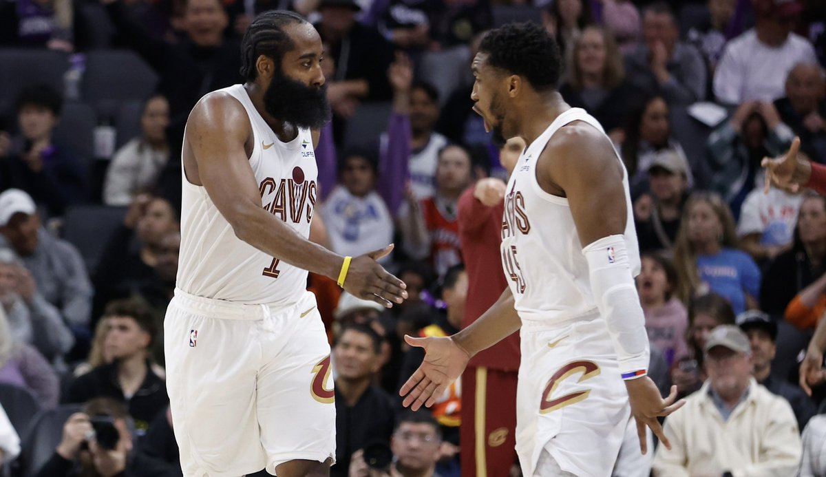 𝒃🏀 tweet media