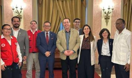 La Federación Internacional de la Cruz Roja y la Media Luna Roja otorgó un significativo reconocimiento al trabajo realizado por la Cruz Roja cubana, y reafirma así su compromiso de fortalecer la cooperación conjunta. #CubaPorLaVida 🇨🇺