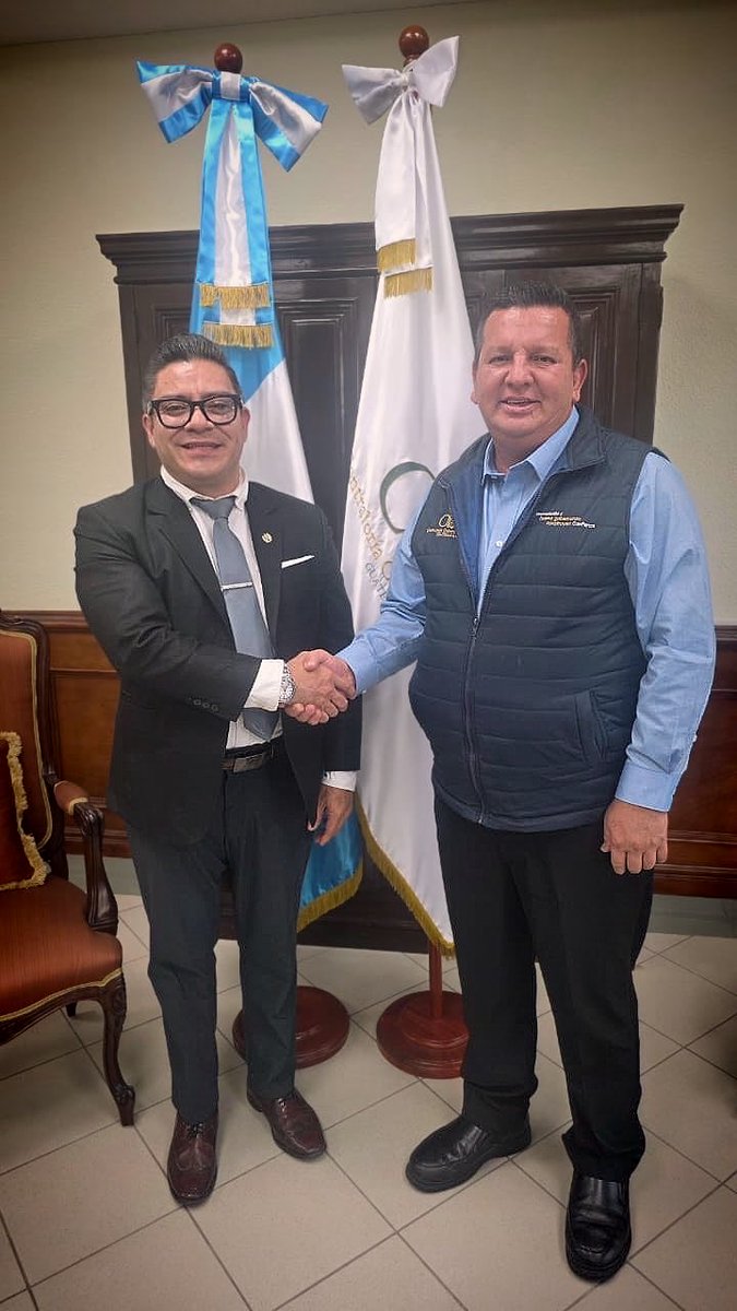 VasnyM's tweet photo. 📅 Miércoles, 18.Feb.26
⏰ 2:30 PM
📍 Contraloria General de Cuentas.

Me reuní con el Contralor General de Cuentas, Frank Bode Fuentes, para abordar acciones orientadas al fortalecimiento institucional de la sede del ente contralor en Suchitepéquez 🤝🇬🇹.

#Suchitepéquez https://t.co/cnihbwK7Oa
