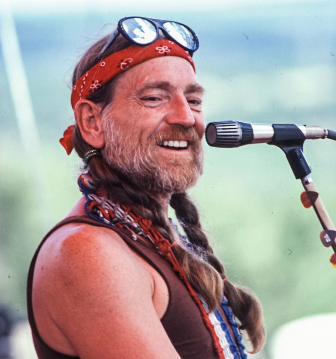 Unfollow or block if you want to but I think Willie Nelson is a great songwriter, (unique) singer and (acoustic) guitar player. One of the greatest artists of all-time.