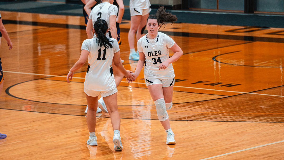 St. Olaf Athletics tweet media