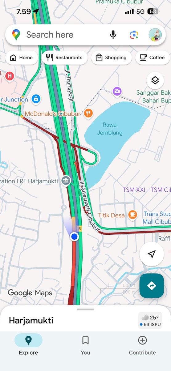 kwonhorangis's tweet photo. Tiap naik d11 terus macet cuma buat mampir cibubur doang gini tuh rasanya pengen egois aja biar d11 balik ke rute awal😤 https://t.co/yN1TSq5UMJ